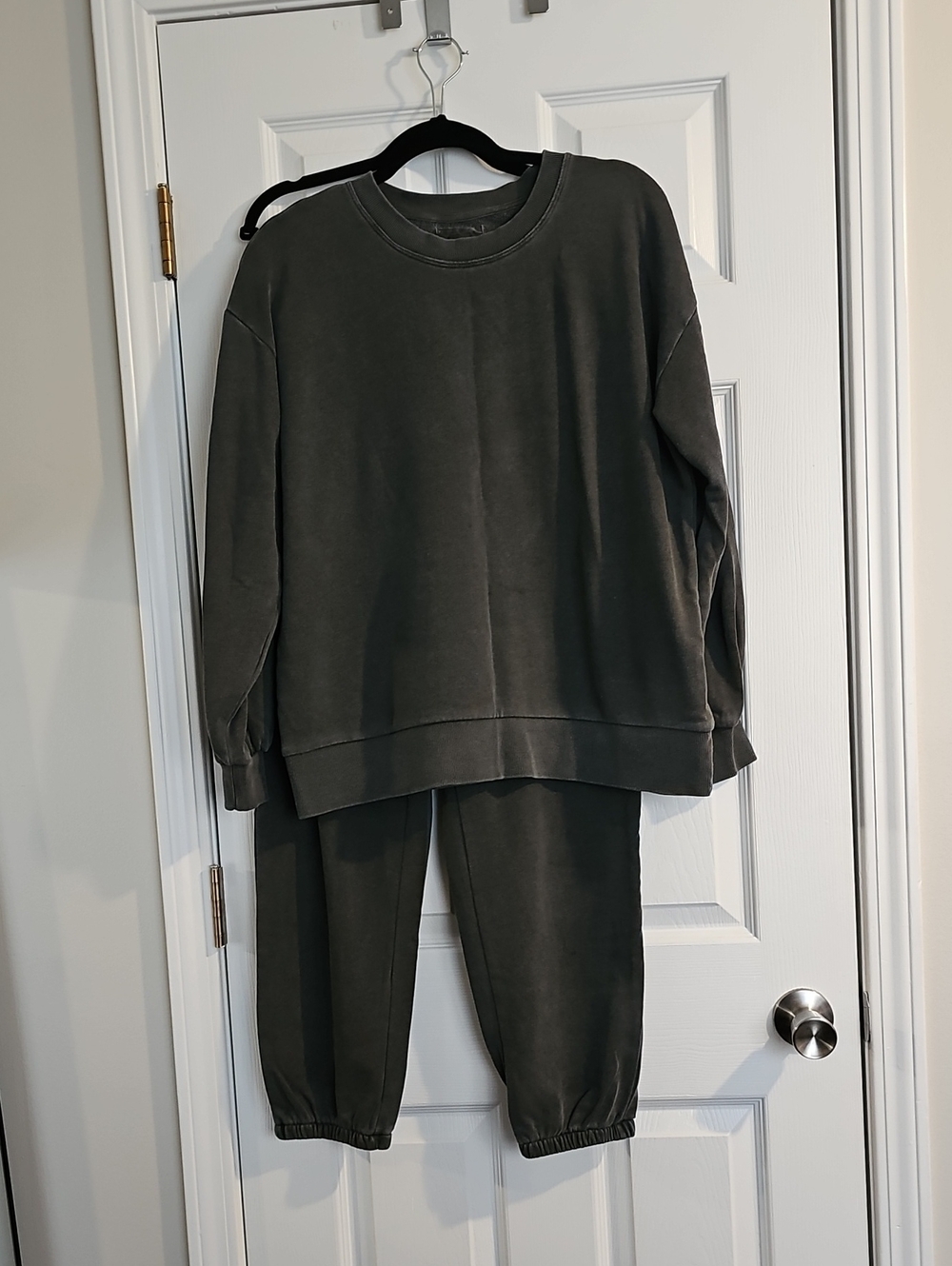 C&C California Women's Dark Gray Sweatshirt & Joggers Set